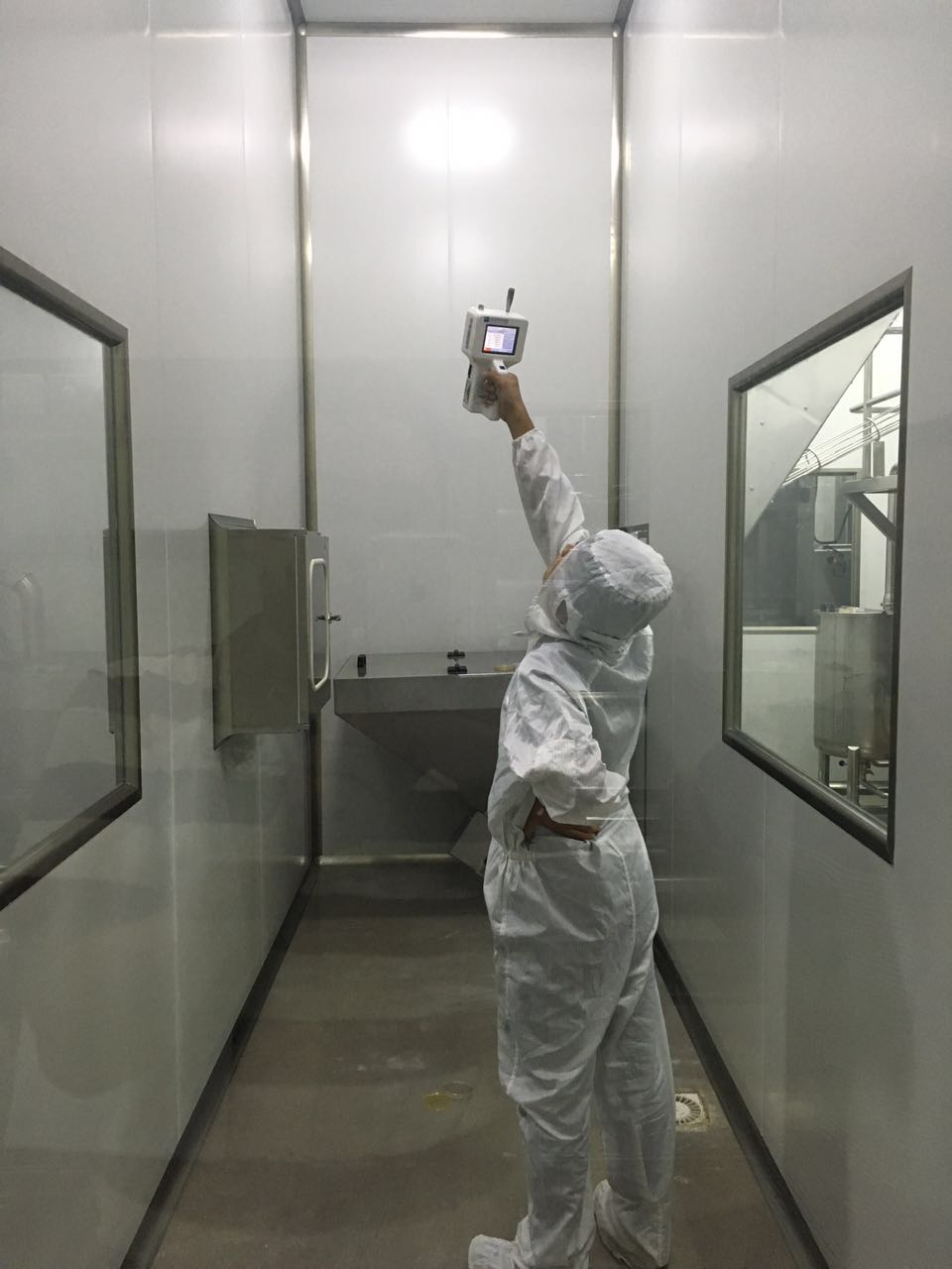 萬(wàn)級(jí)凈化車(chē)間溫、濕度檢測(cè)